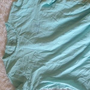 Medium long sleeve vineyard vines shirt